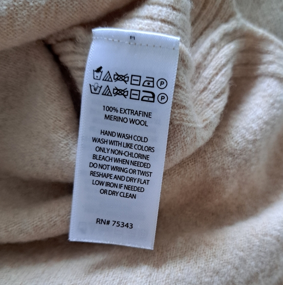 100% Extra Fine Merino Wool Elegant Cream Turtleneck Sweater By Nicole Miller - Picture 15 of 15